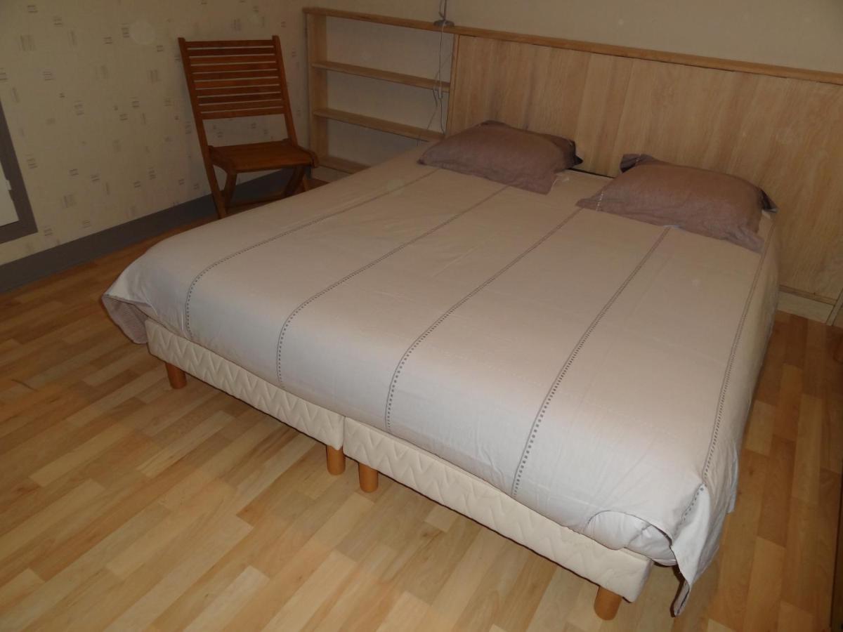Les Voiries Chambres D'Hotes Fleury  Zewnętrze zdjęcie
